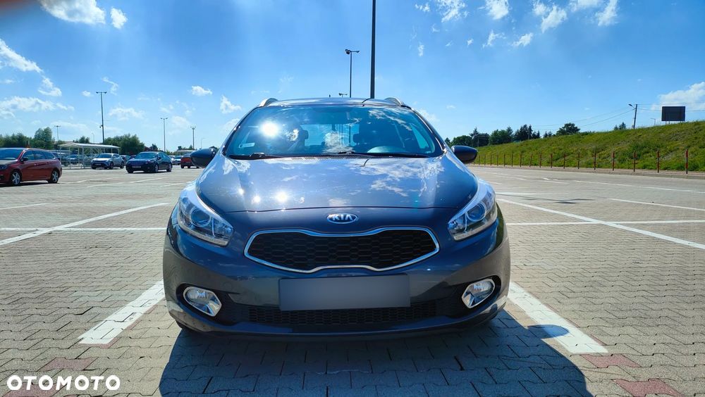 Kia Ceed - 33