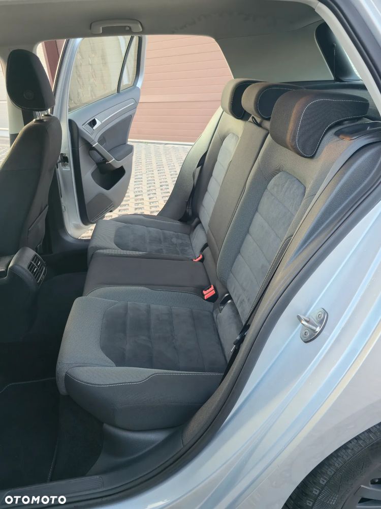 Volkswagen Golf - 23