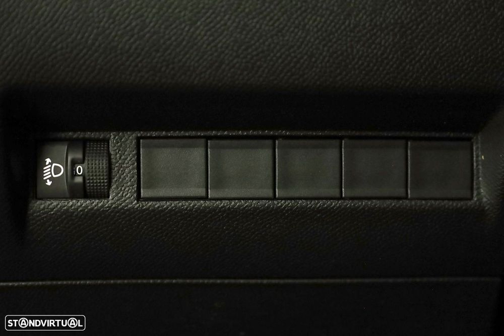 Peugeot 2008 1.2 PureTech Allure - 19