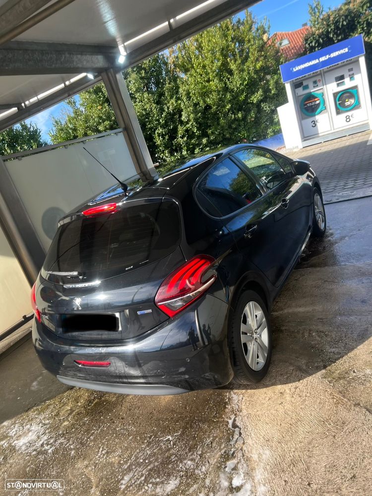 Peugeot 208 1.2 PureTech Style - 23