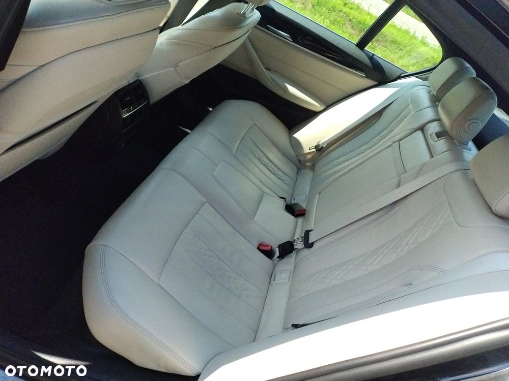 BMW Seria 5 - 32