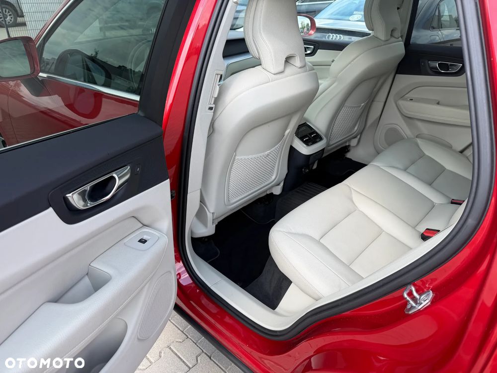 Volvo XC 60 T5 AWD Momentum - 11