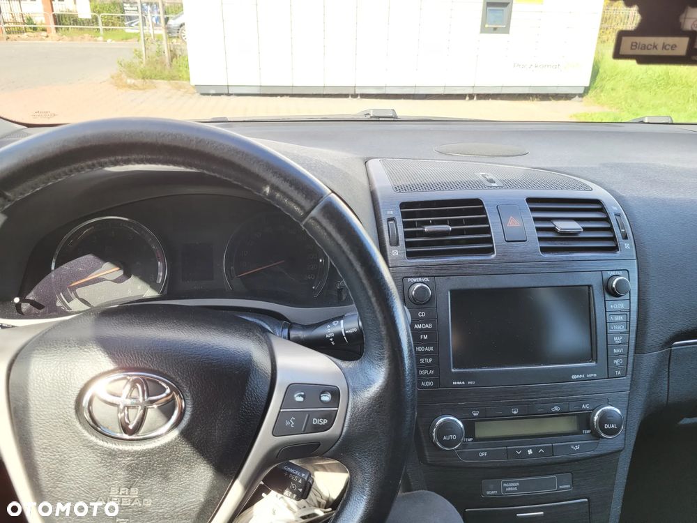 Toyota Avensis - 8