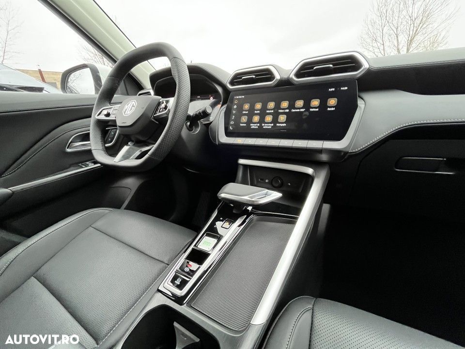 MG ZS HEV - 11