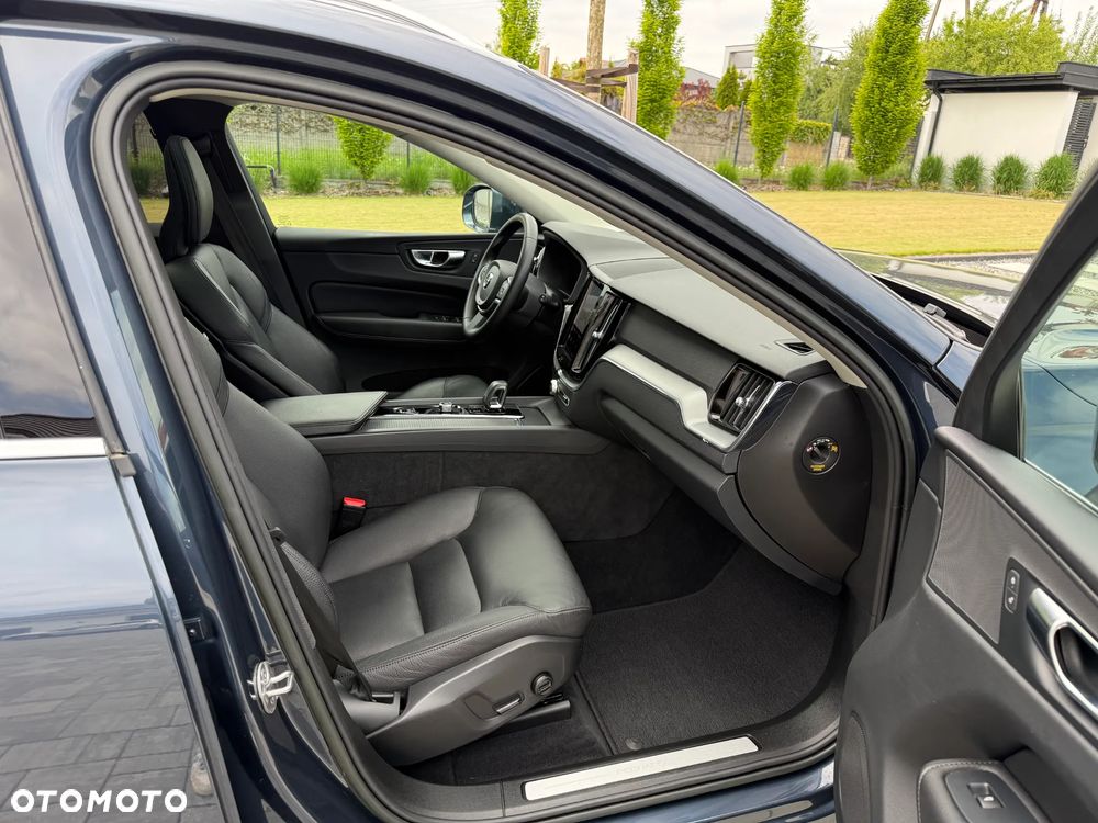 Volvo XC 60 T6 Plug-In Hybrid AWD Inscription - 19