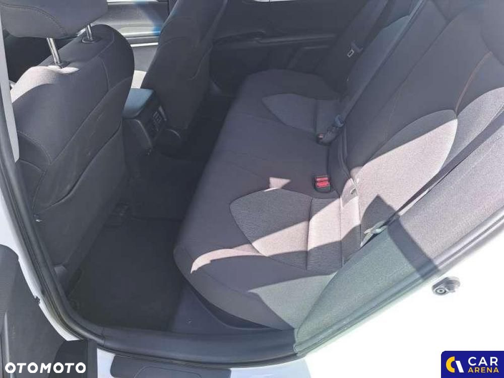 Toyota Camry - 32