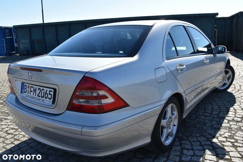 Mercedes-Benz Klasa C 180 Kompressor Automatik Avantgarde - 7