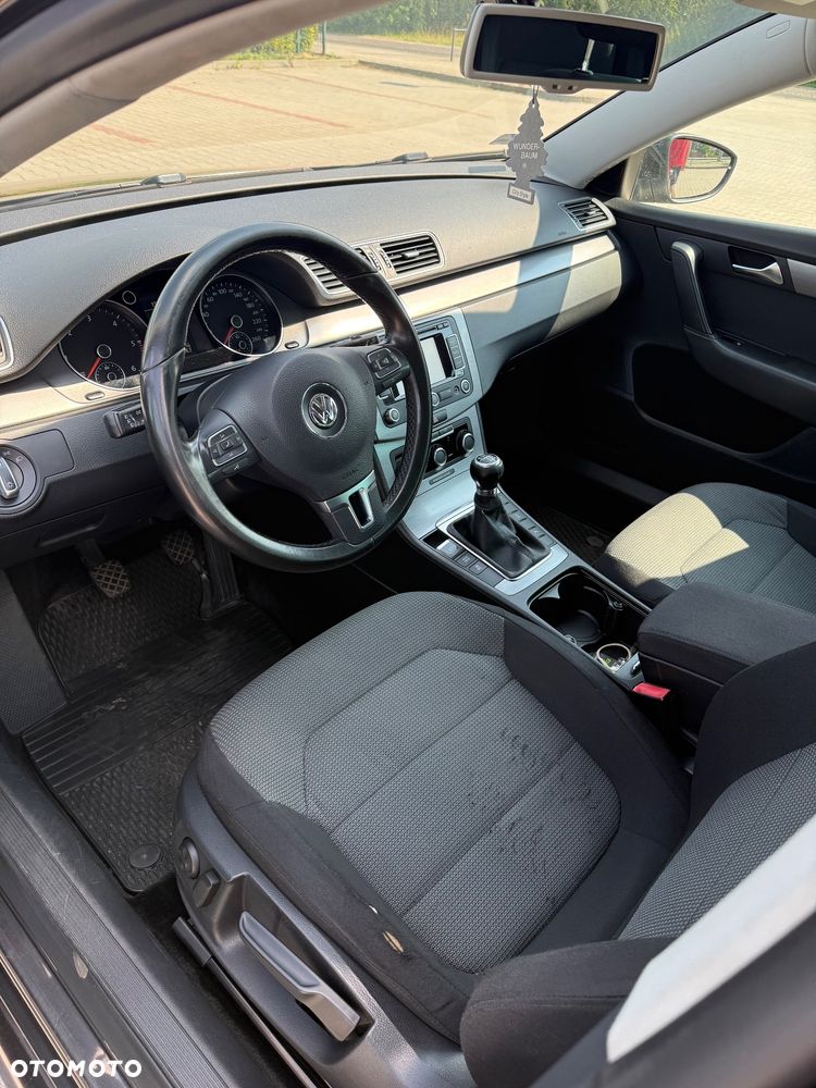 Volkswagen Passat - 9