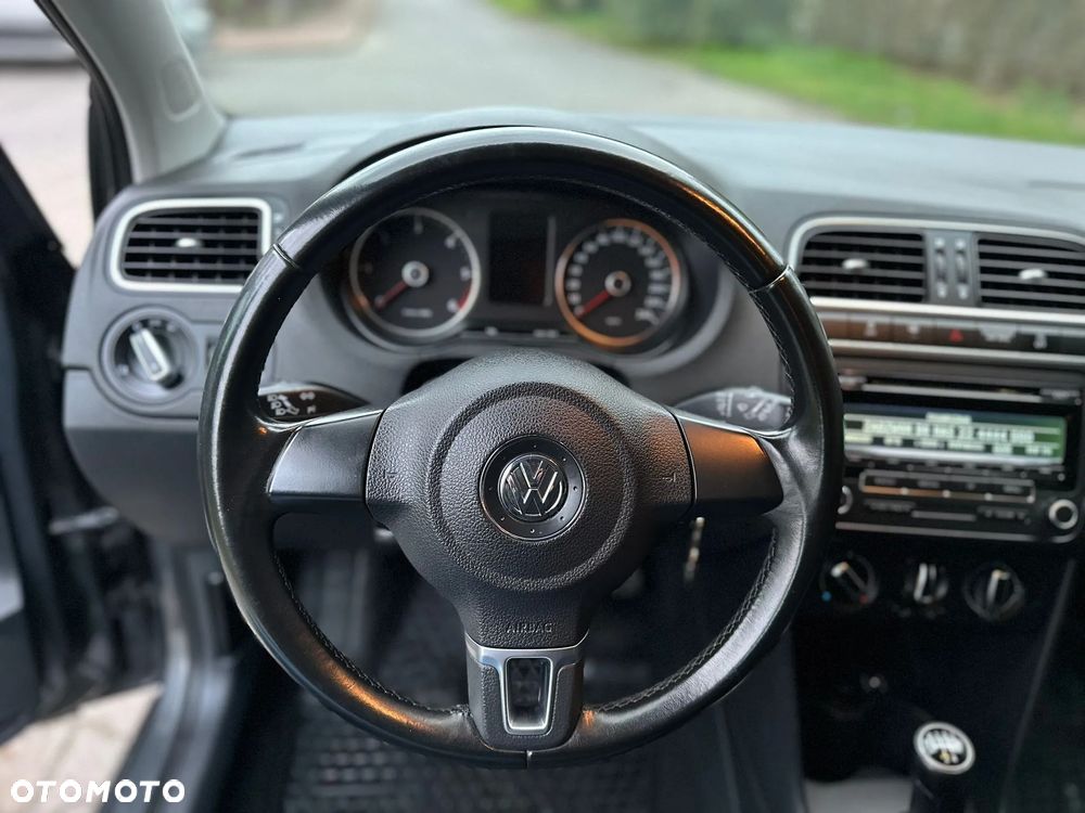 Volkswagen Polo 1.6 TDI Blue Motion Technology Comfortline - 14