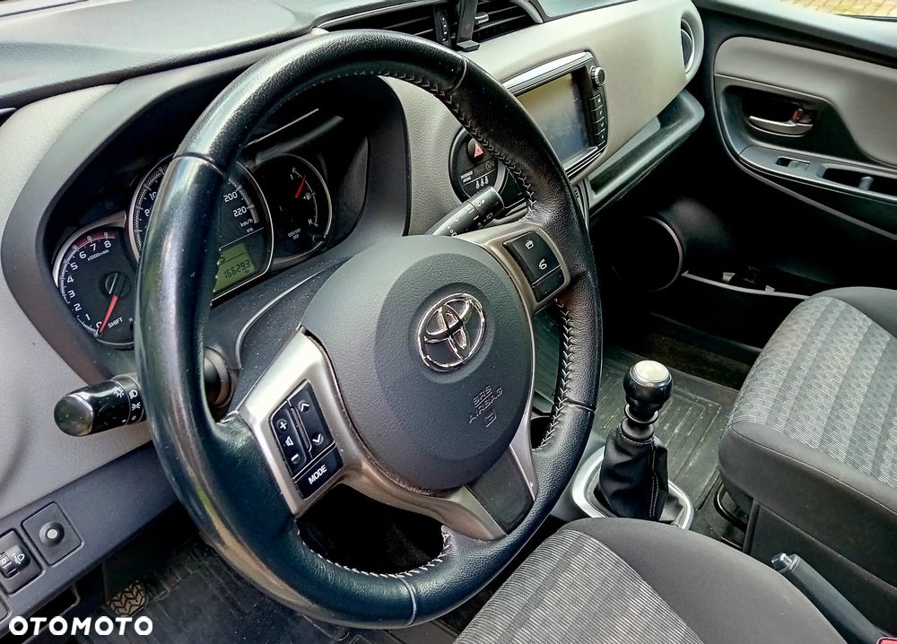 Toyota Yaris 1.33 Selection Passion - 14
