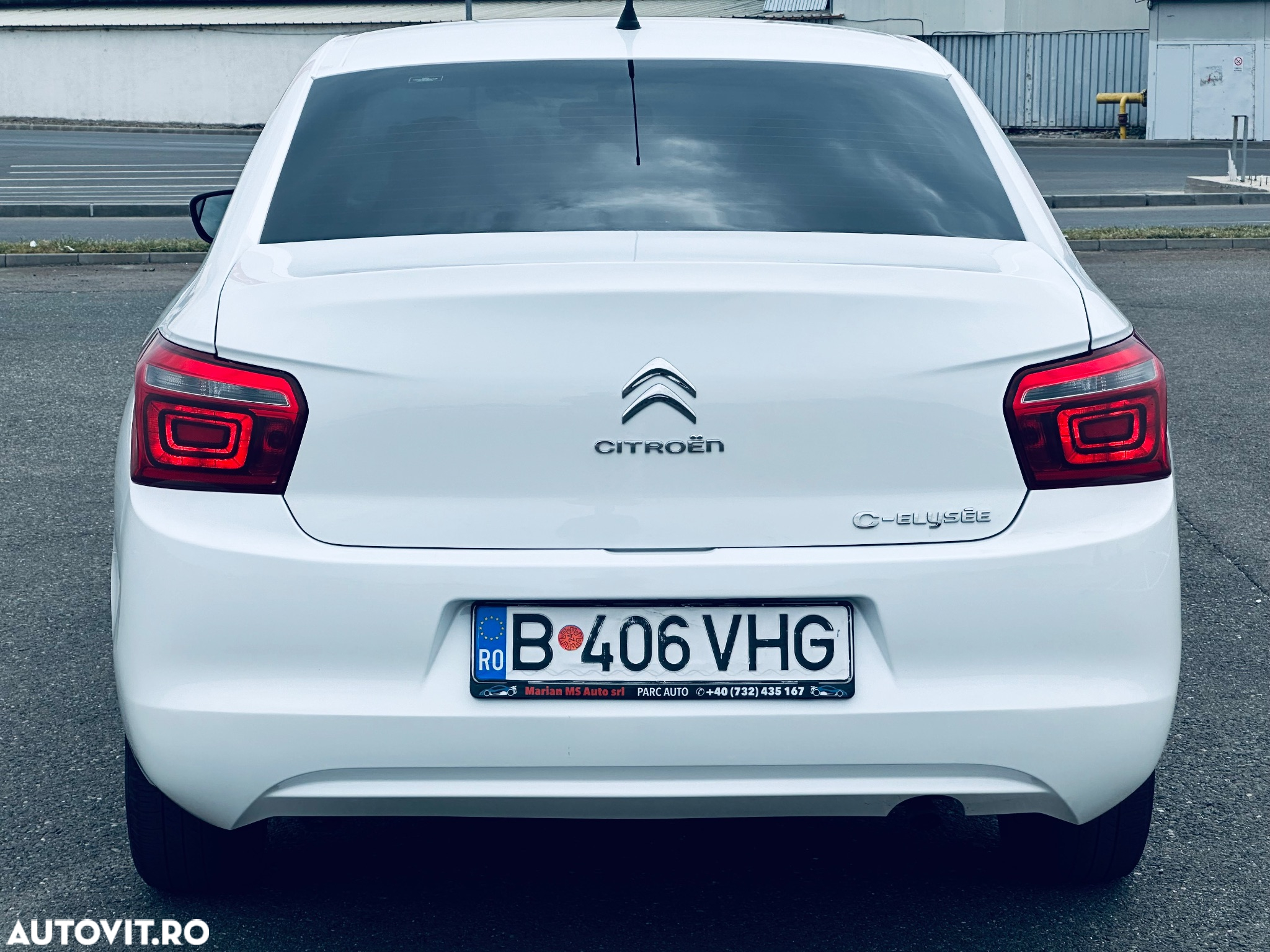 Citroën C-Elysée 1.2 PureTech BVM Live - 14
