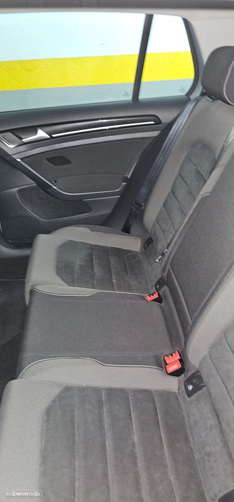 VW Golf 1.6 TDi Highline - 5