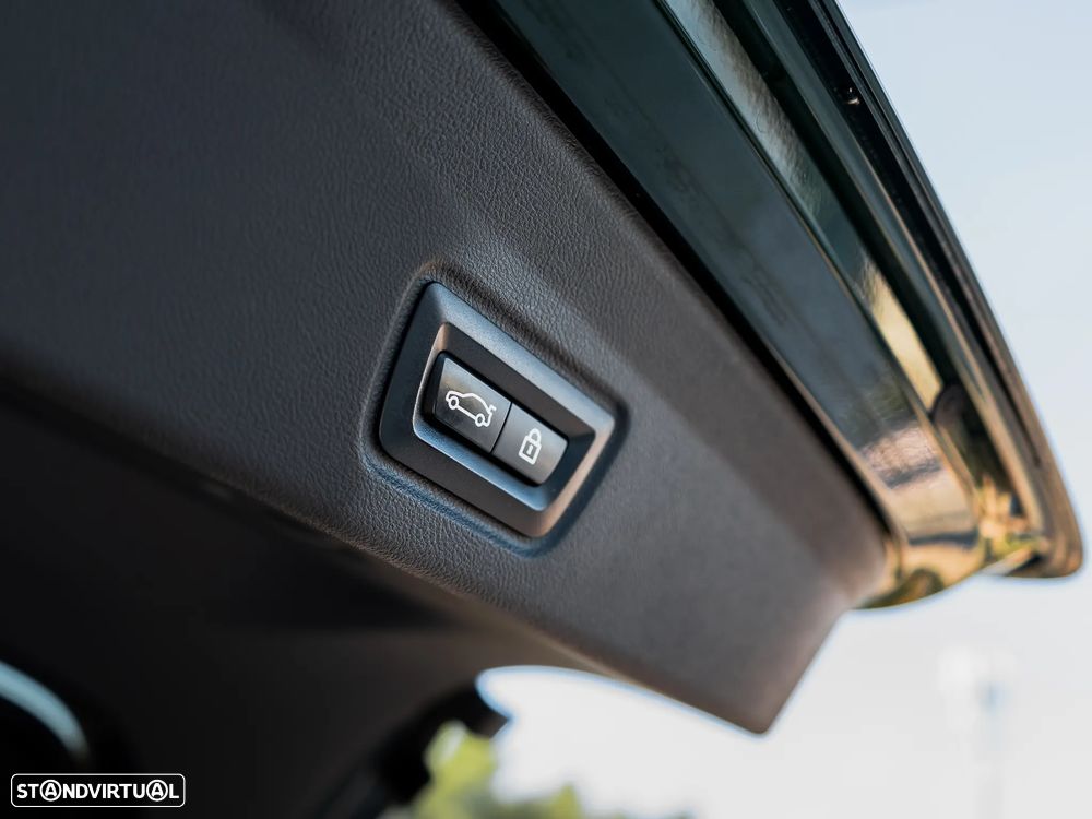 BMW i4 eDrive40 Pack Desportivo M - 37