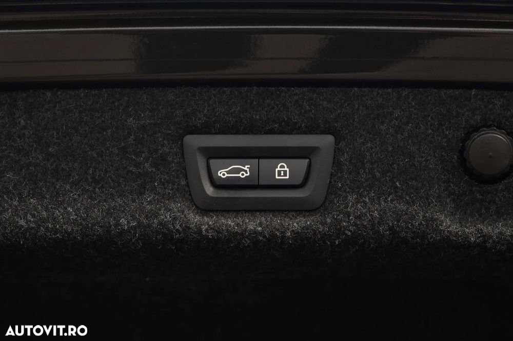 BMW Seria 5 530e xDrive Aut. M Sport Edition - 33