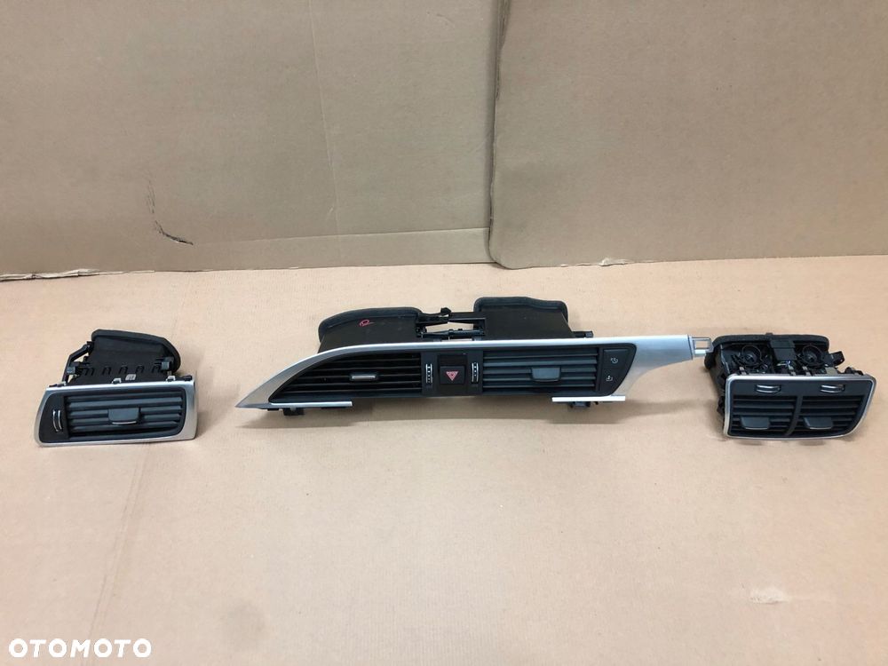 konsola kratka nawiewu audi a7 wlot powietrza dekor 4g8 deska audi a7 4g8 - 1