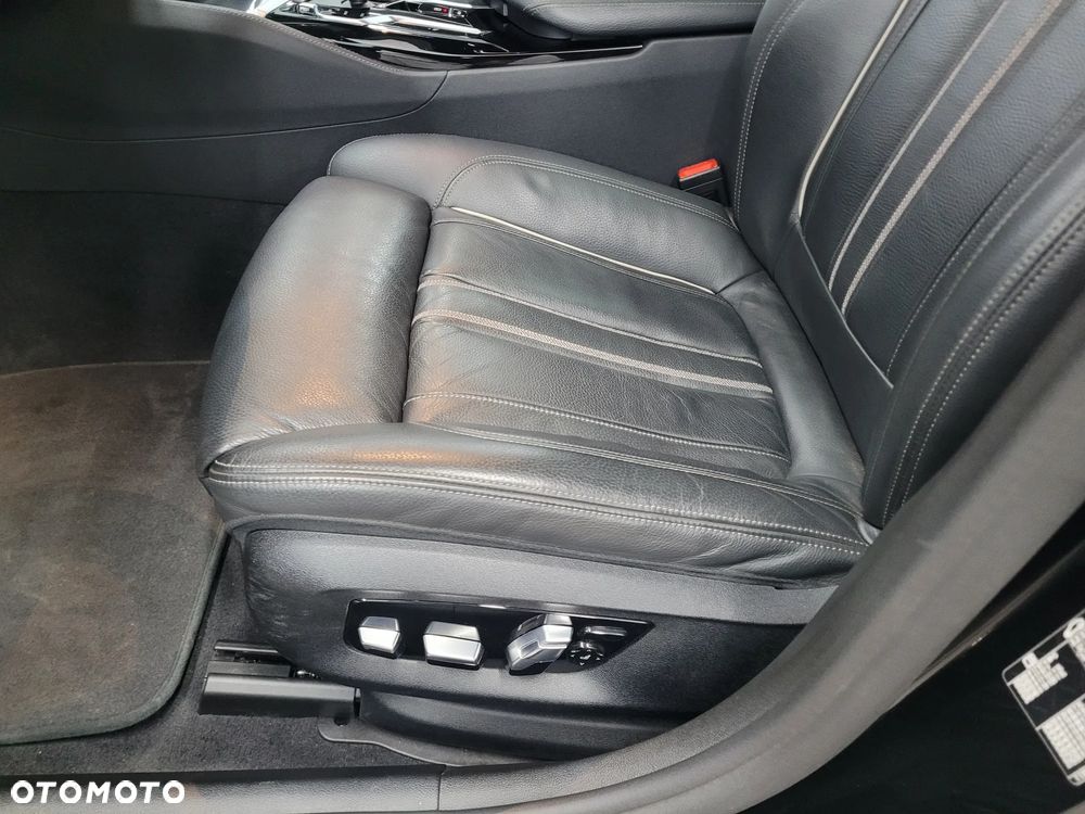 BMW Seria 5 520d M Sport Edition - 10