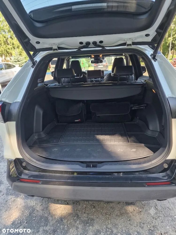 Toyota RAV4 - 8