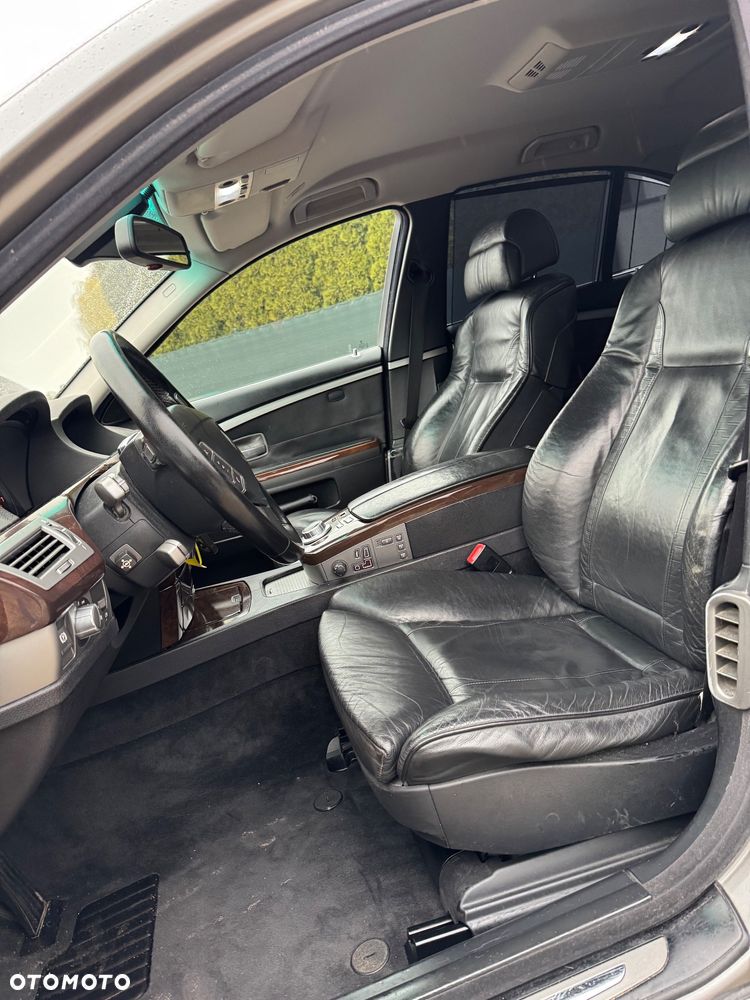BMW Seria 7 750i L - 16