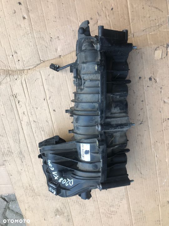 kolektor ssący BMW X1 E90 E87 E81 781017902 - 2