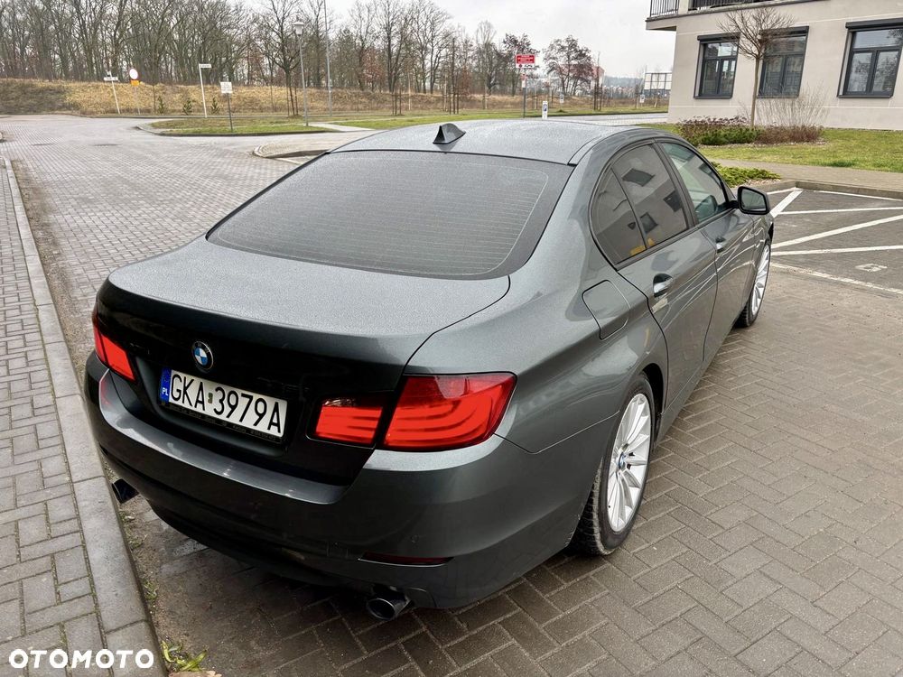 BMW Seria 5 535i Luxury Line - 28
