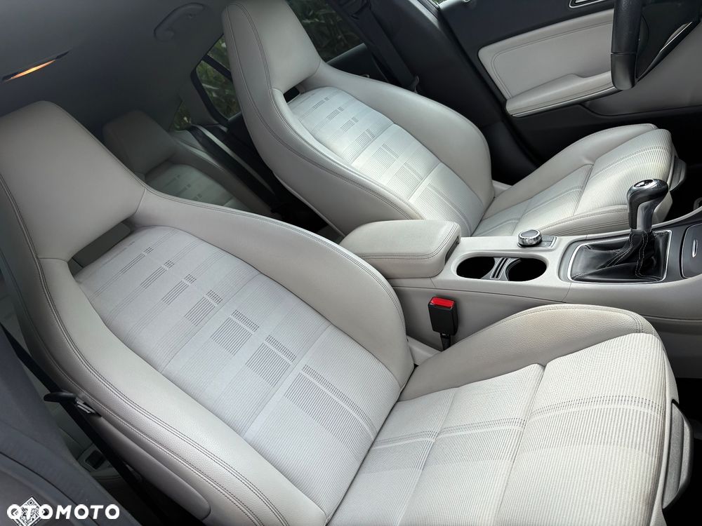 Mercedes-Benz CLA 180 - 17