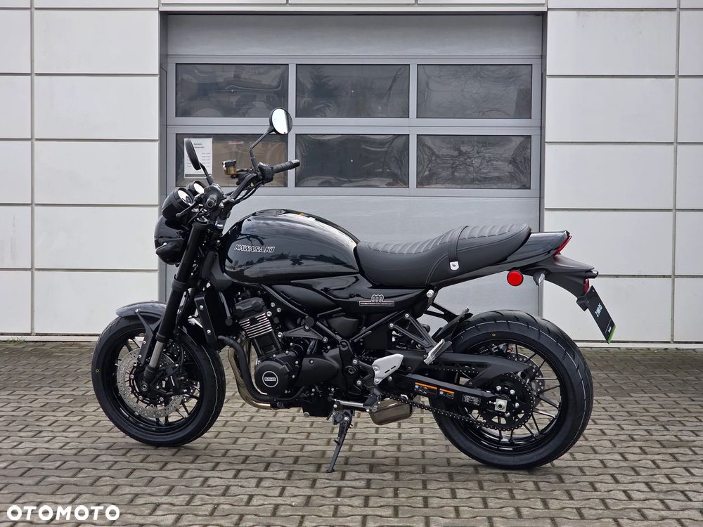 Kawasaki Z 900 RS - 11