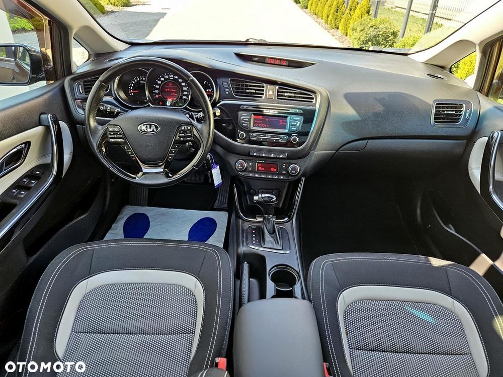 Kia Ceed 1.6 GDI DCT Platinum Edition - 17