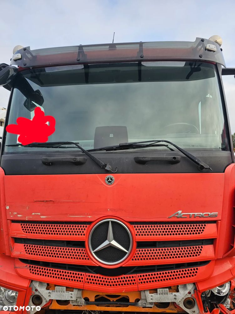 Kabina actros mp5 24r dzienna budowlana na tabletach - 1
