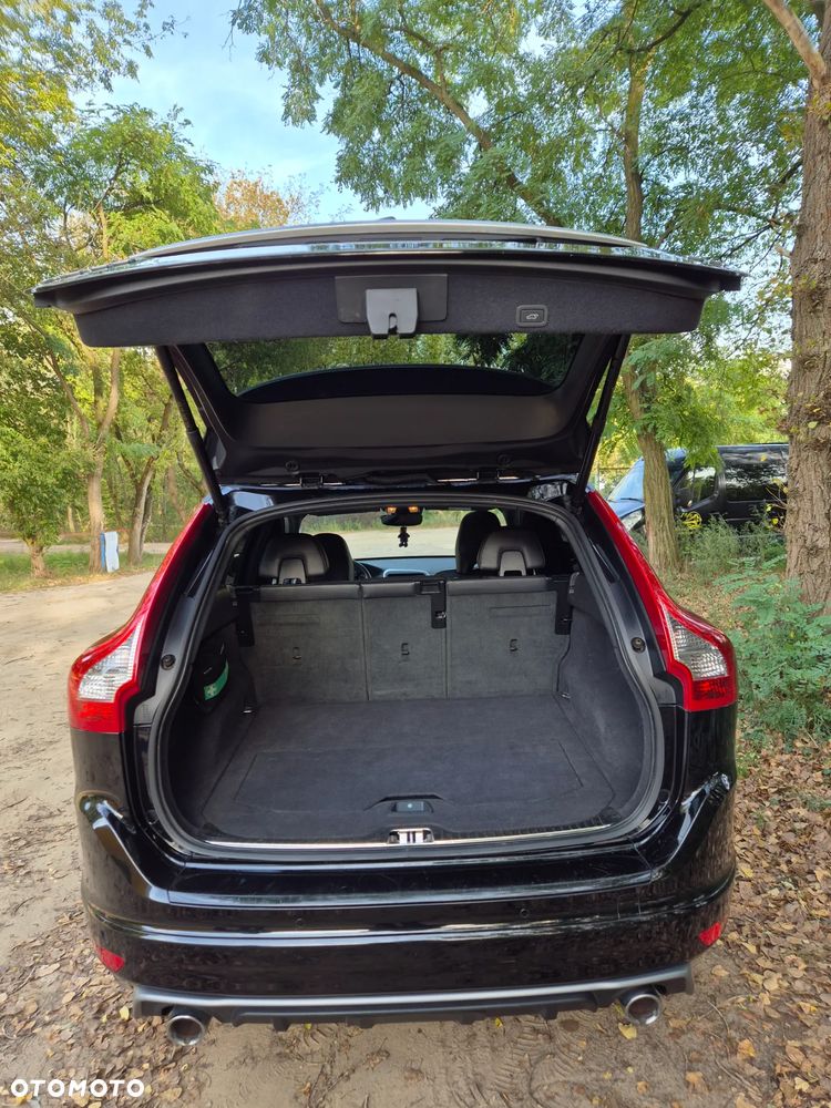 Volvo XC 60 D4 R-Design - 6