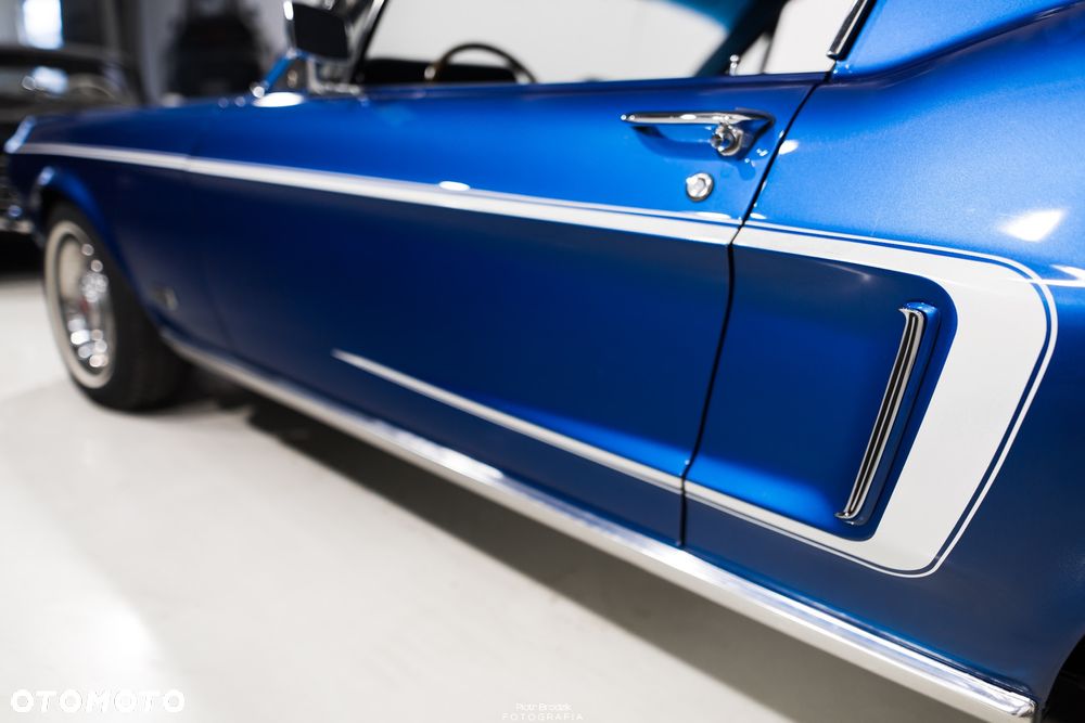 Ford Mustang - 3