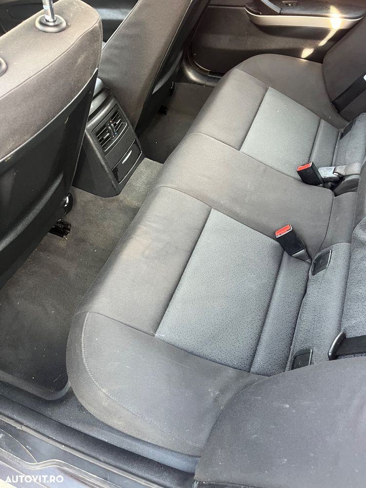 BMW Seria 3 320d - 12