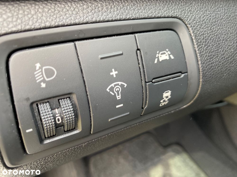 Hyundai i20 1.4 YES Gold - 28