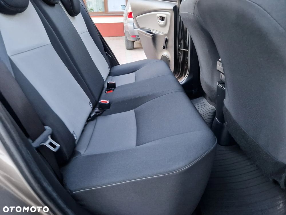 Toyota Yaris 1.5 Premium - 12