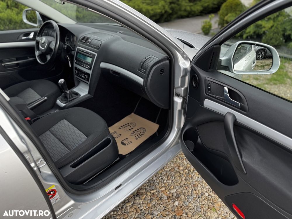 Skoda Octavia 1.6 TDI DPF Ambiente - 23
