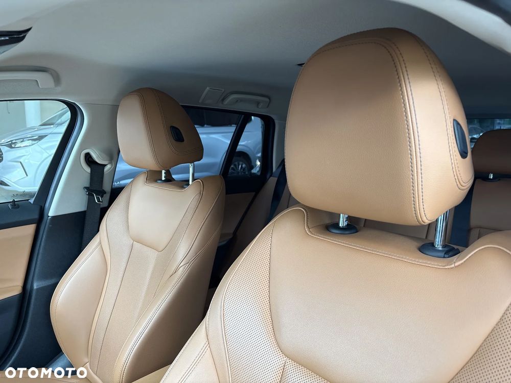 BMW Seria 3 320i - 13