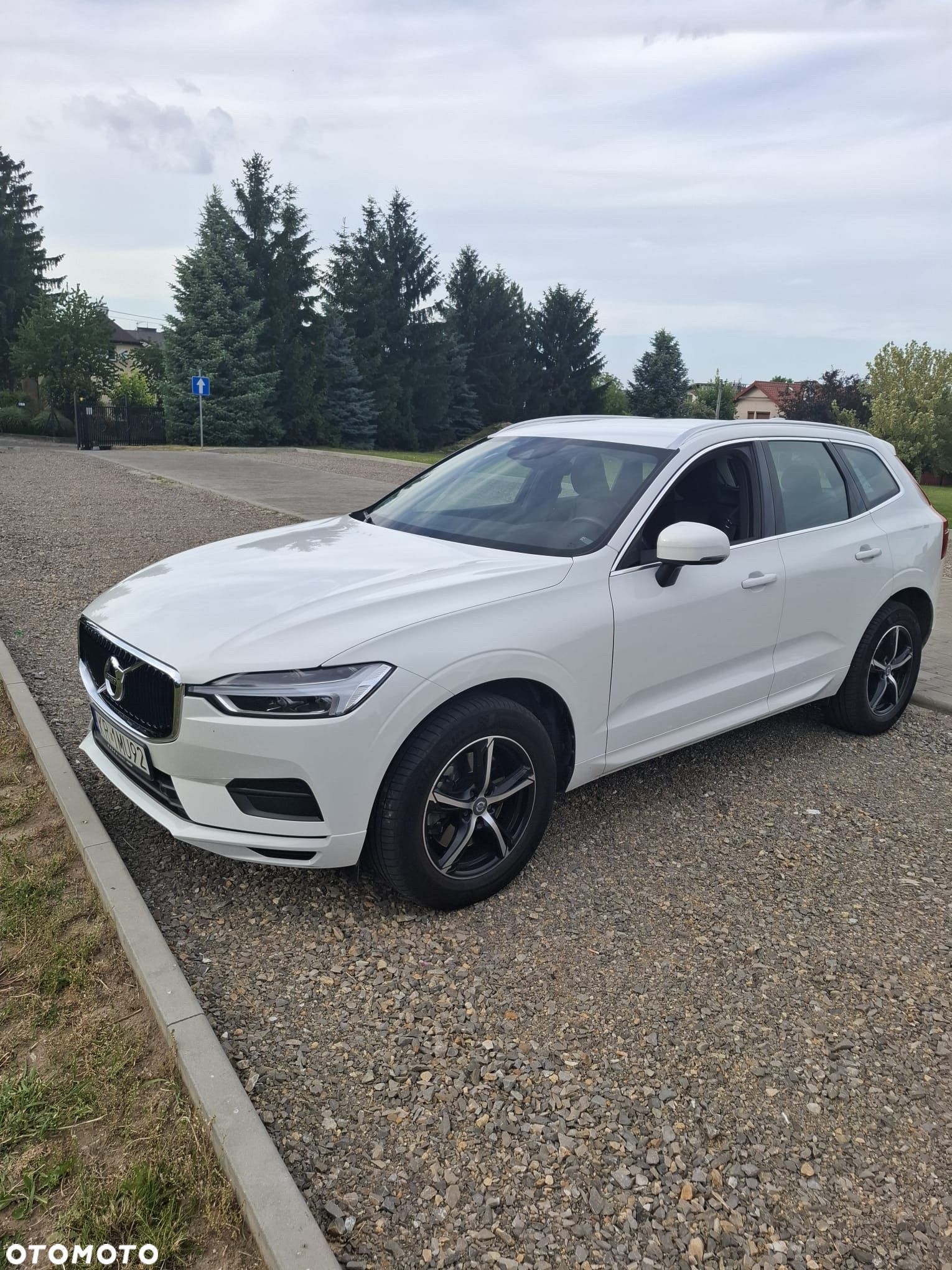 Volvo XC 60 T4 Momentum Pro - 1