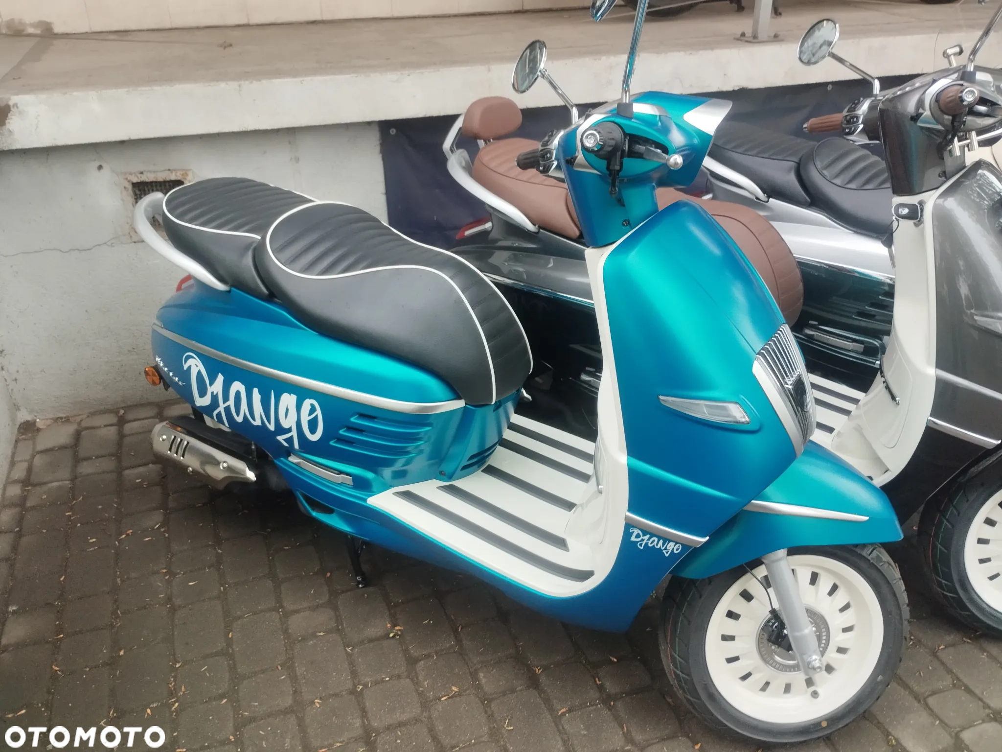 Peugeot Django - 3