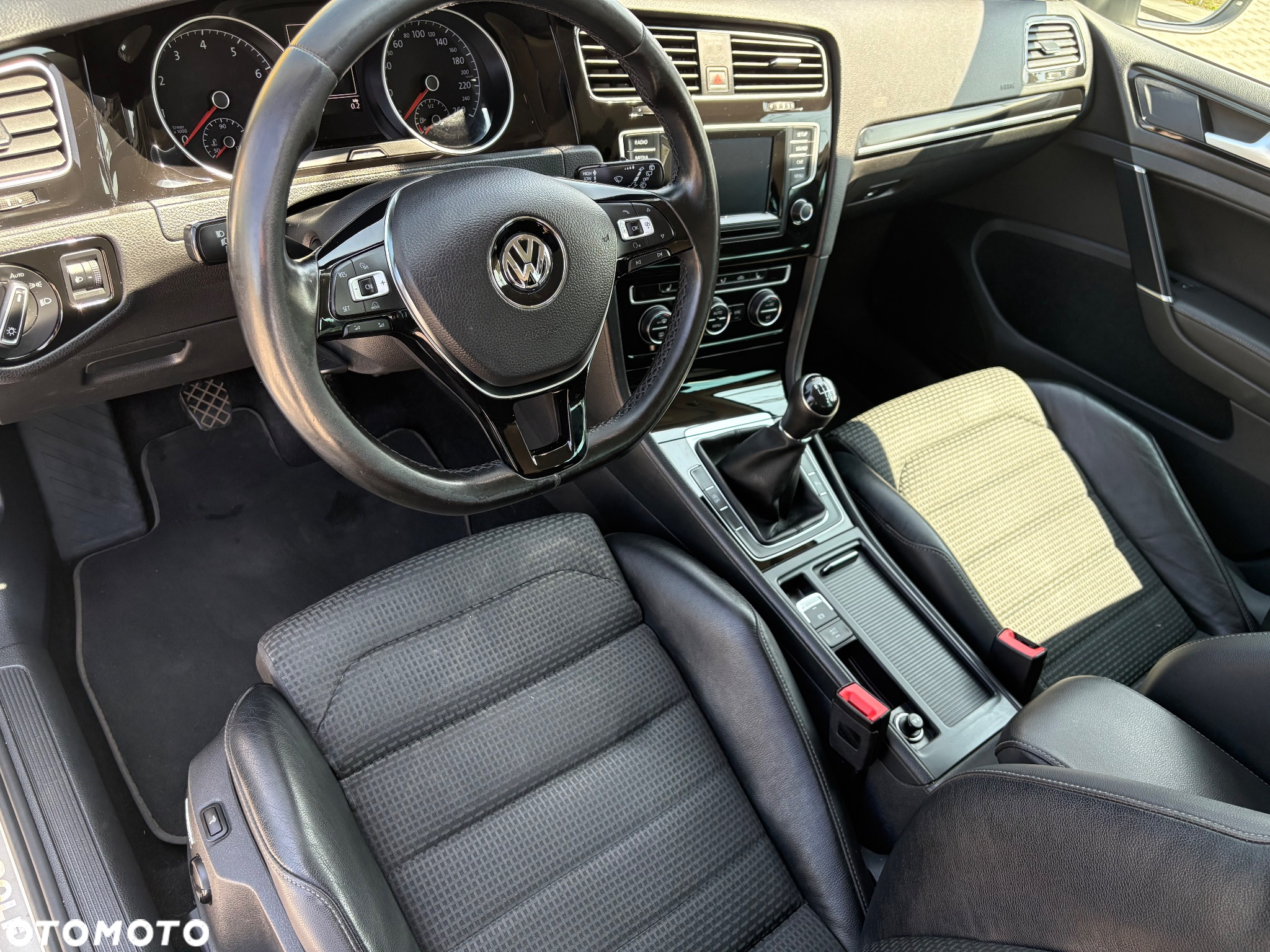 Volkswagen Golf VII 1.4 TSI BMT Highline - 15