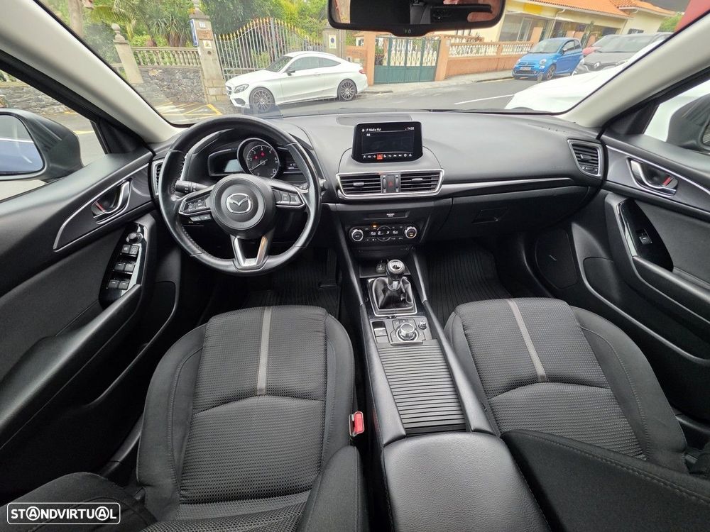 Mazda 3 Hatchback 1.5 Sky-D Excellence - 6