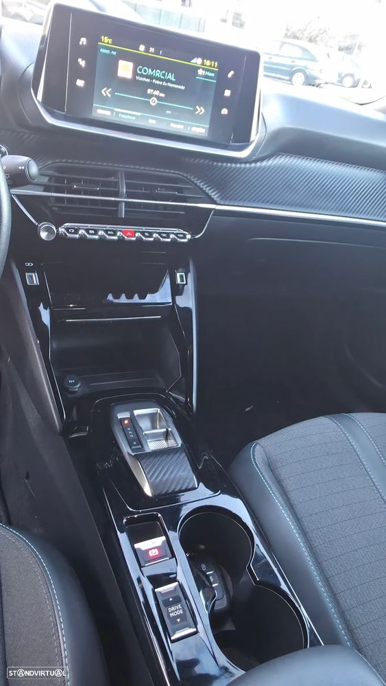 Peugeot e-2008 Allure Pack - 11