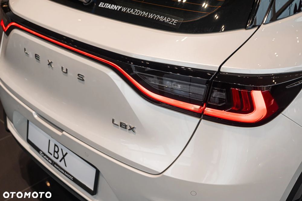 Lexus LBX 1.5 Hybrid - 11