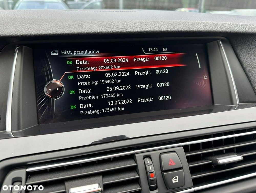 BMW Seria 5 525d xDrive - 29