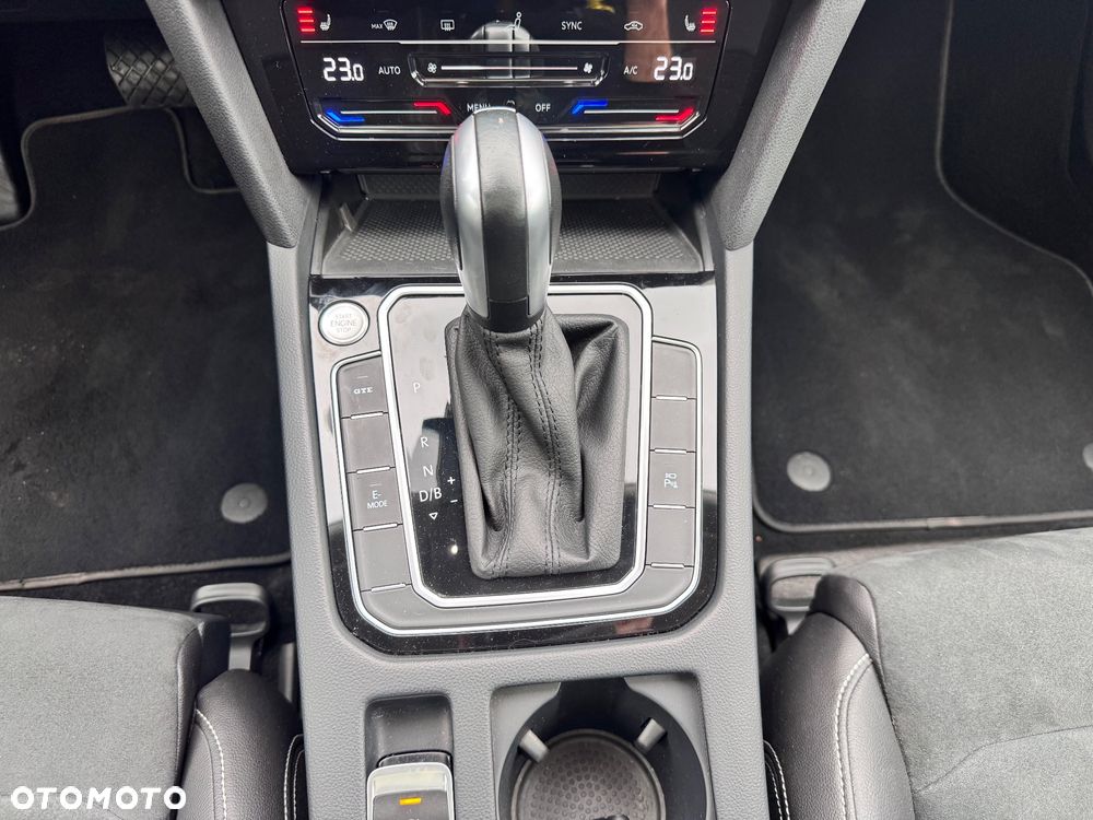 Volkswagen Passat Variant 1.5 e-Hybrid OPF DSG Business - 22