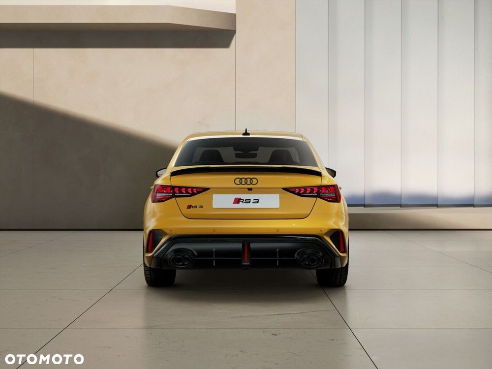 Audi RS3 Limousine - 5