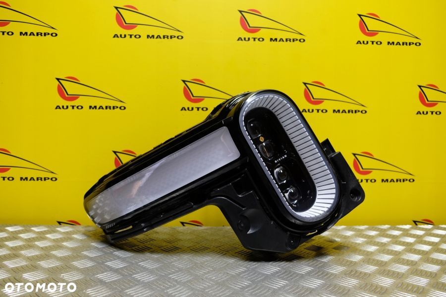 RIVIAN R1T 2021- REFLEKTOR LAMPA FULL LED R USA - 2