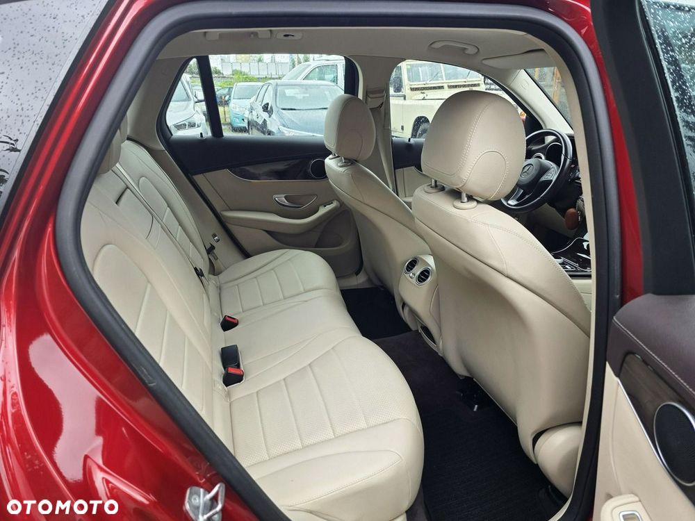 Mercedes-Benz GLC 220 d 4Matic 9G-TRONIC - 23
