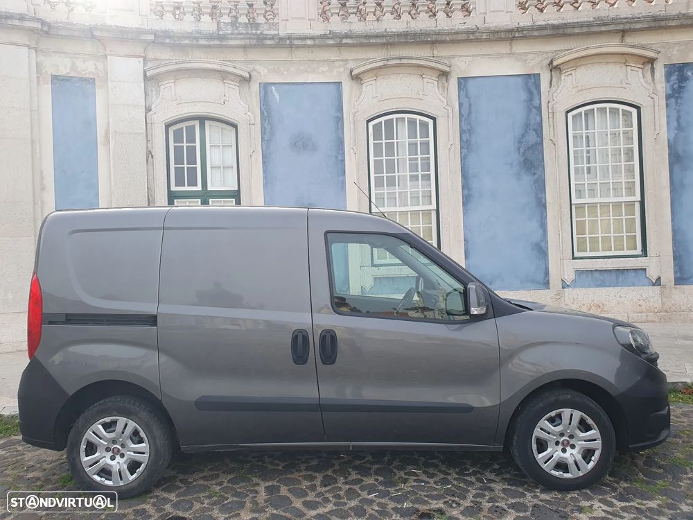 Fiat DOBLO MULTIJET 3 LUGARES A/C - 5