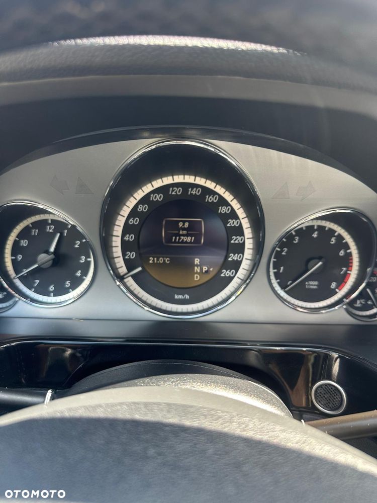 Mercedes-Benz Klasa E 350 4Matic BlueEFFICIENCY 7G-TRONIC Elegance - 6