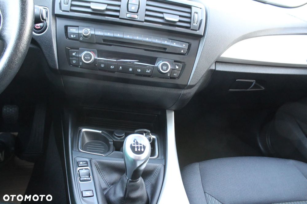 BMW Seria 1 116d Sport Line - 25