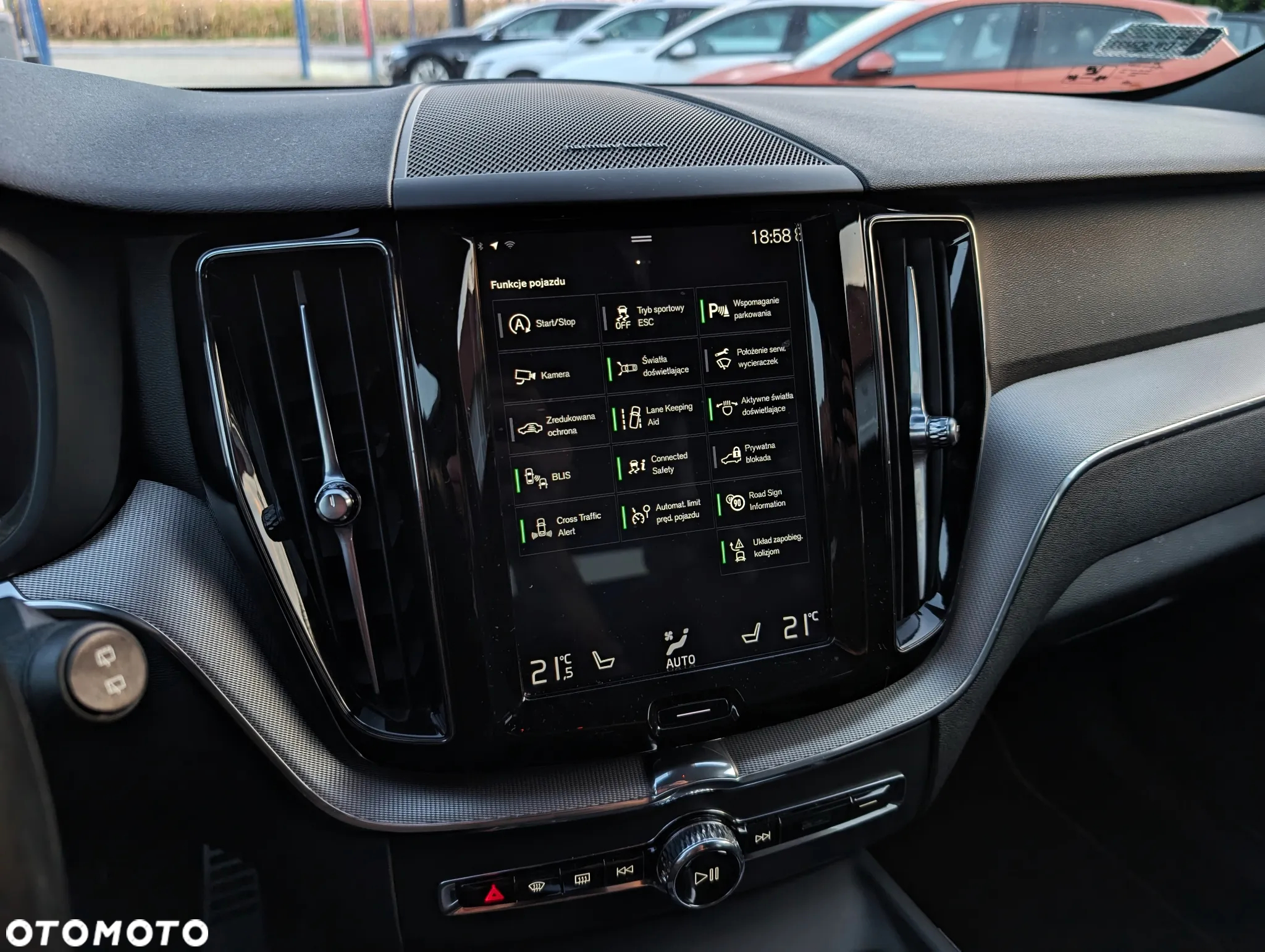 Volvo XC 60 B5 D AWD R-Design - 24